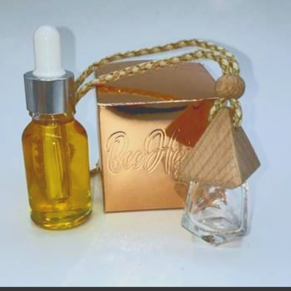 Travelescents" Car Diffuser. Stylish & Innovative way to enjoy Aromatherapy. - Picture 3 of 4